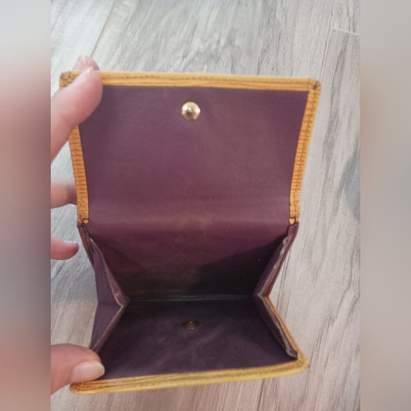 Authentic LOUIS VUITTON Epi Bifold  Wallet Marco Yellow - Picture 7 of 11